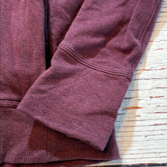 Lululemon Stress Less Hoodie in Heathered Bordeaux Drama sz 8 - Picture 4 of 8